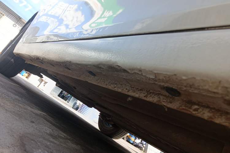 Used Chevrolet Cruze 2015 1.5L Classic SL MT Right Side Sill