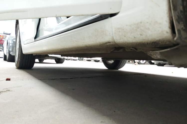 Used Chevrolet Cruze 2015 1.5L Classic SE AT Right Side Sill