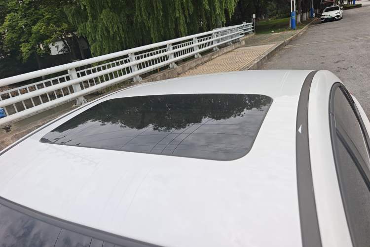 Used Chevrolet Cruze 2015 1.5L Classic SE AT Roof
