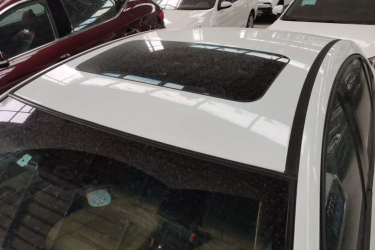 Used Chevrolet Cruze 2015 1.5L Classic SE AT Roof