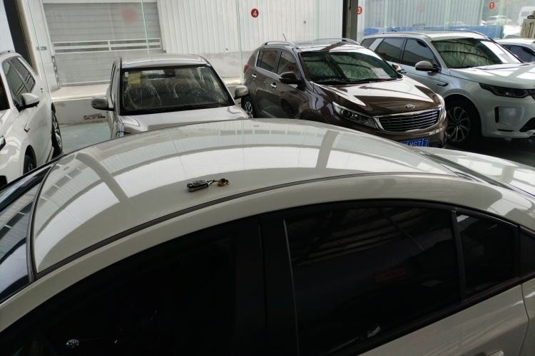 Used Chevrolet Cruze 2015 1.5L Classic SL MT Roof