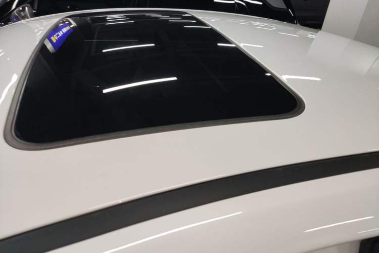 Used Chevrolet Cruze 2015 1.5L Classic SE MT Roof