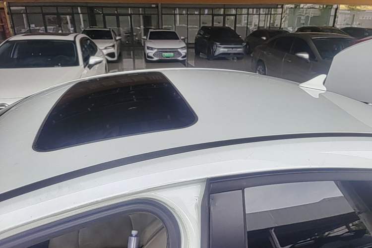 Used Chevrolet Cruze 2015 1.5L Classic SE AT Roof