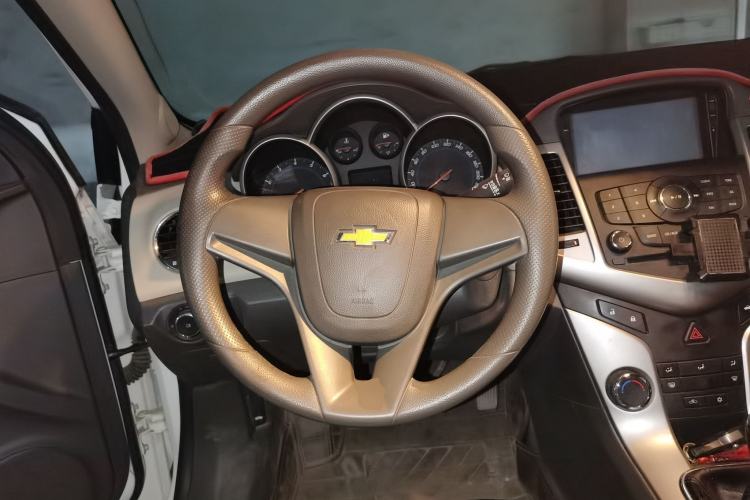 Used Chevrolet Cruze 2015 1.5L Classic SL MT Steering Wheel