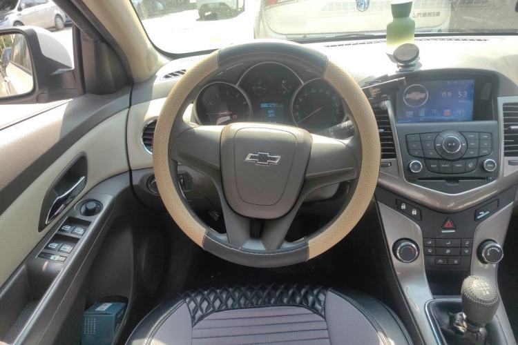 Used Chevrolet Cruze 2015 1.5L Classic SE MT Steering Wheel