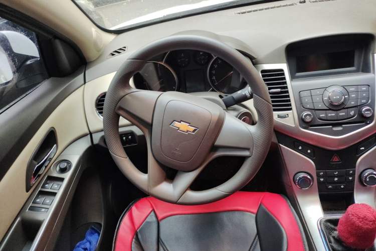 Used Chevrolet Cruze 2015 1.5L Classic SL MT Steering Wheel