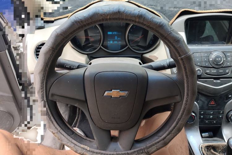 Used Chevrolet Cruze 2015 1.5L Classic SE MT Steering Wheel