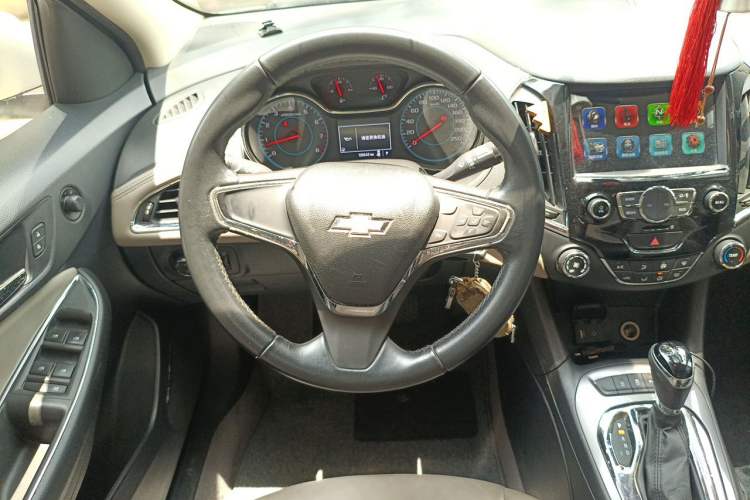 Used Chevrolet Cruze 2015 1.4T DCG Luxury Edition Steering Wheel