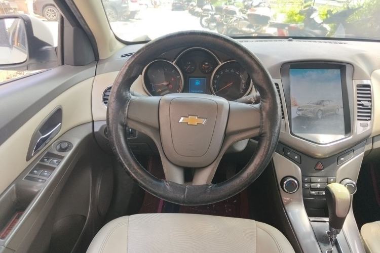 Used Chevrolet Cruze 2015 1.5L Classic SE AT Steering Wheel