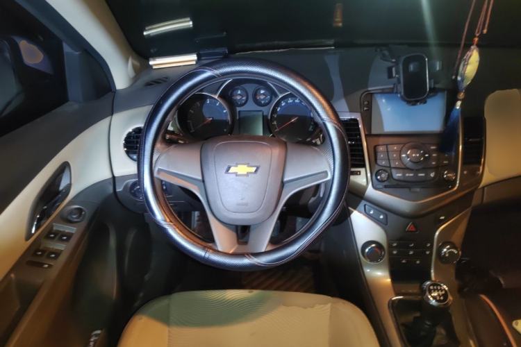 Used Chevrolet Cruze 2015 1.5L Classic SE MT Steering Wheel