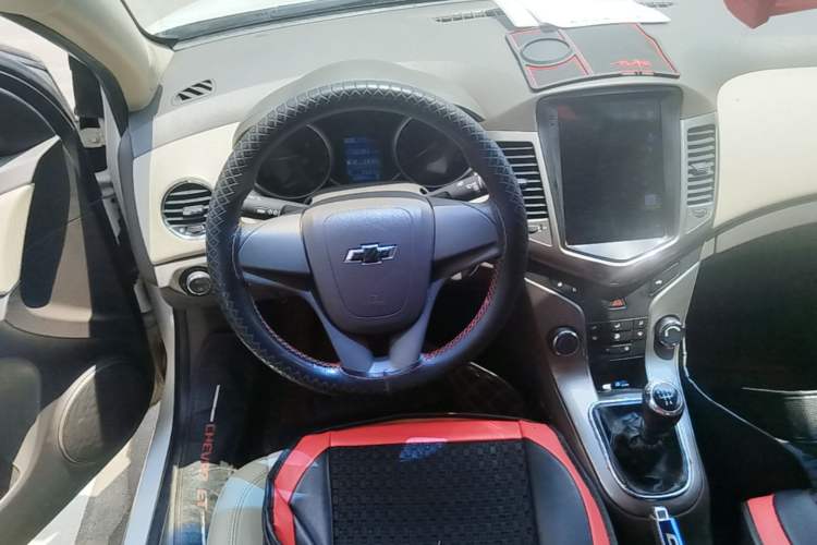 Used Chevrolet Cruze 2015 1.5L Classic SE MT Steering Wheel