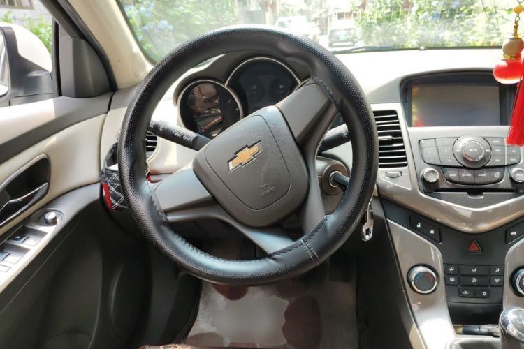 Used Chevrolet Cruze 2015 1.5L Classic SE MT Steering Wheel