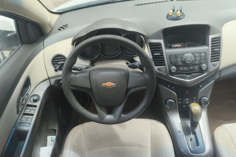 Used Chevrolet Cruze 2015 1.5L Classic SE AT Steering Wheel