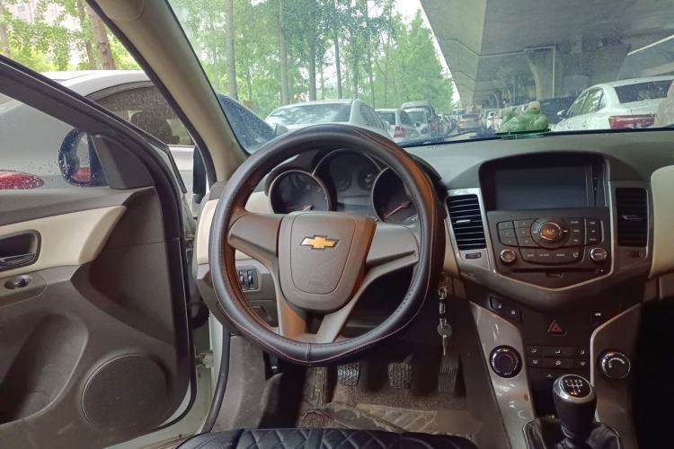 Used Chevrolet Cruze 2015 1.5L Classic SE MT Steering Wheel