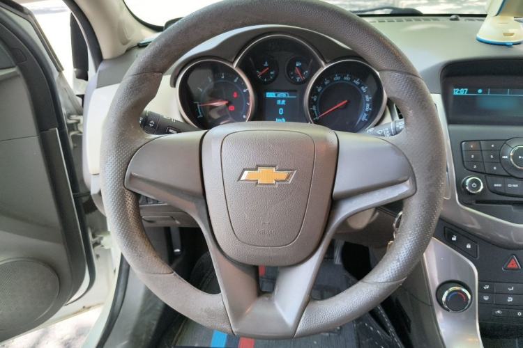 Used Chevrolet Cruze 2015 1.5L Classic SE MT Steering Wheel