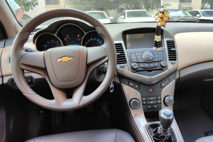 Used Chevrolet Cruze 2015 1.5L Classic SE MT Steering Wheel