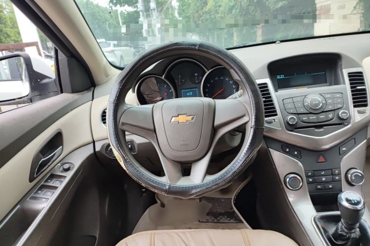 Used Chevrolet Cruze 2015 1.5L Classic SE MT Steering Wheel