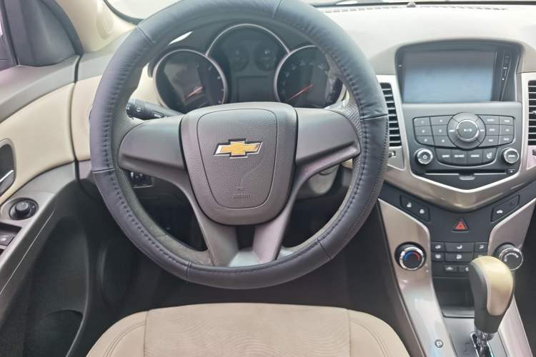 Used Chevrolet Cruze 2015 1.5L Classic SE AT Steering Wheel