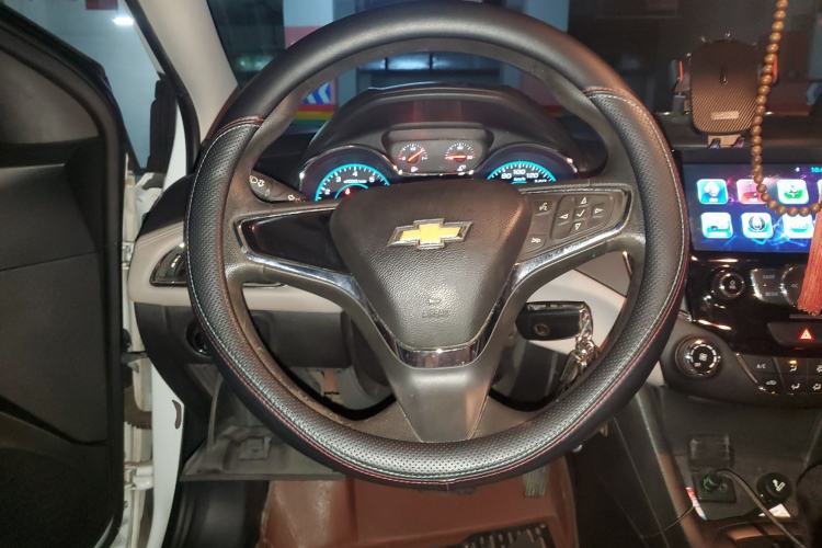 Used Chevrolet Cruze 2015 1.5L Automatic Luxury Edition Steering Wheel