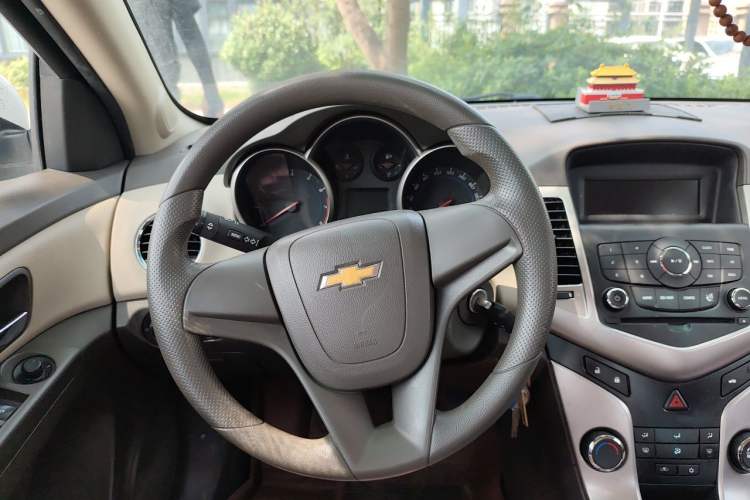 Used Chevrolet Cruze 2015 1.5L Classic SL MT Steering Wheel