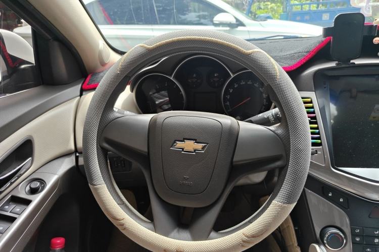 Used Chevrolet Cruze 2015 1.5L Classic SE AT Steering Wheel