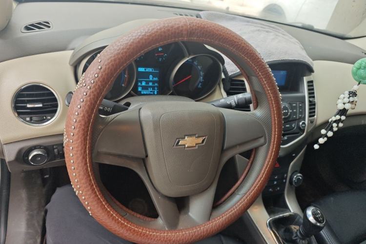 Used Chevrolet Cruze 2015 1.5L Classic SL MT Steering Wheel