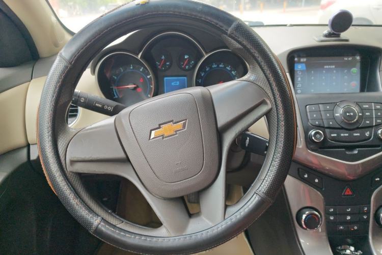 Used Chevrolet Cruze 2015 1.5L Classic SE MT Steering Wheel