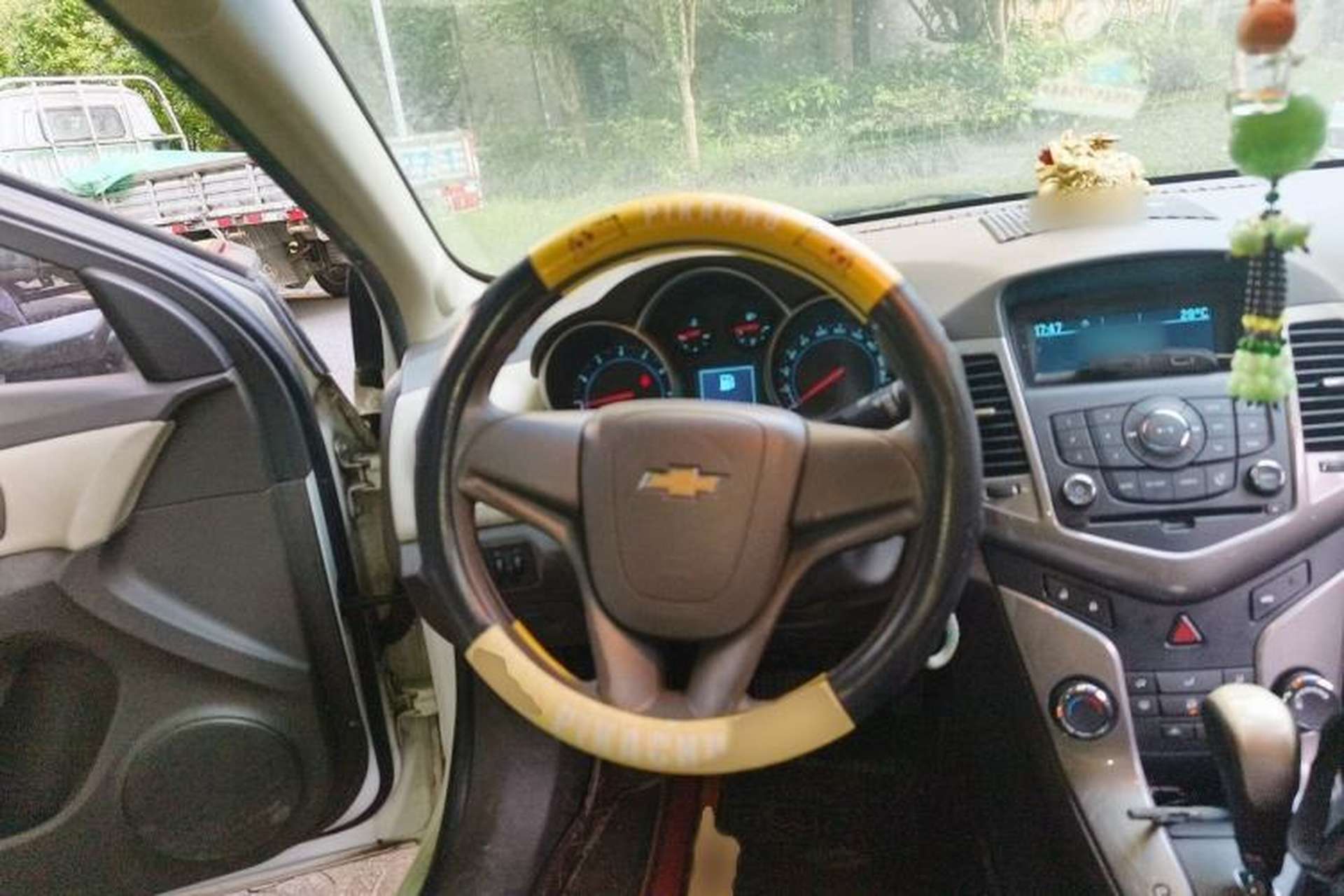 Used Chevrolet Cruze 2015 1.5L Classic SE AT Steering Wheel