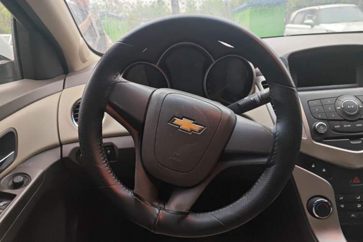 Used Chevrolet Cruze 2015 1.5L Classic SL MT Steering Wheel