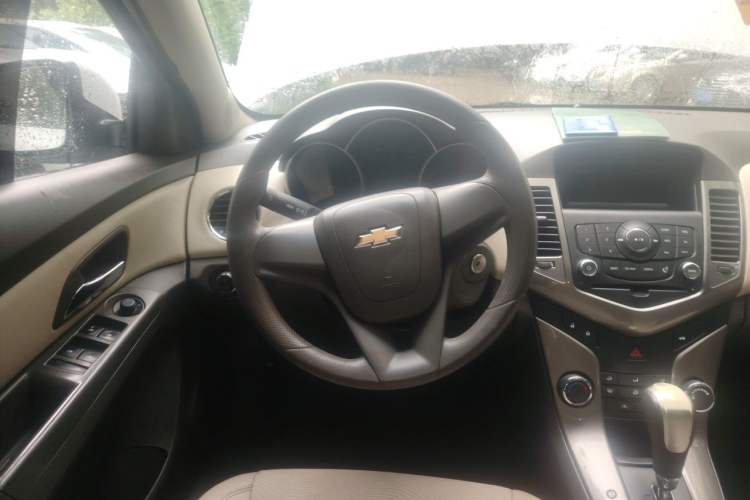 Used Chevrolet Cruze 2015 1.5L Classic SE AT Steering Wheel