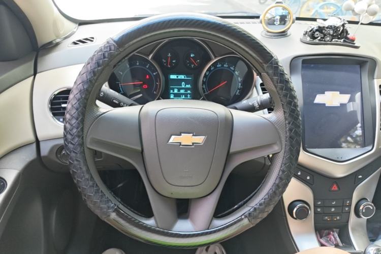 Used Chevrolet Cruze 2015 1.5L Classic SL MT Steering Wheel