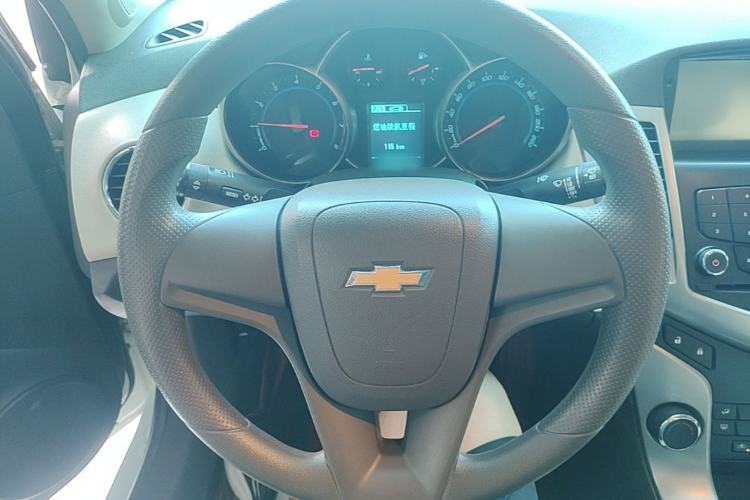 Used Chevrolet Cruze 2015 1.5L Classic SL MT Steering Wheel