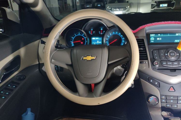 Used Chevrolet Cruze 2015 1.5L Classic SE MT Steering Wheel
