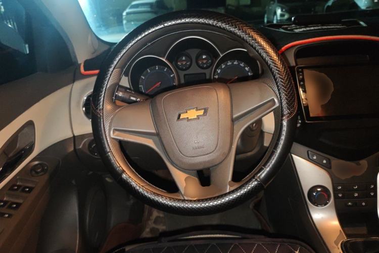 Used Chevrolet Cruze 2015 1.5L Classic SL MT Steering Wheel
