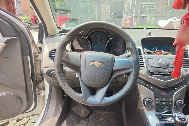 Used Chevrolet Cruze 2015 1.5L Classic SE MT Steering Wheel