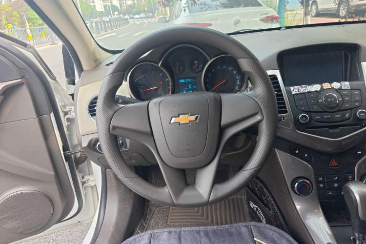 Used Chevrolet Cruze 2015 1.5L Classic SE AT Steering Wheel