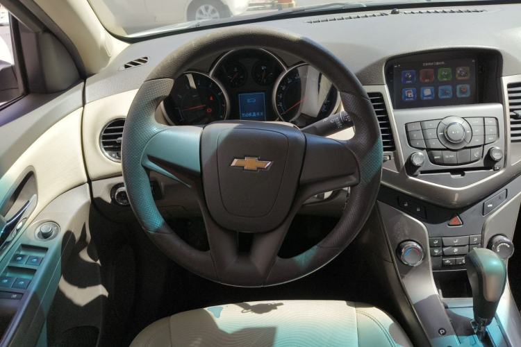 Used Chevrolet Cruze 2015 1.5L Classic SE AT Steering Wheel