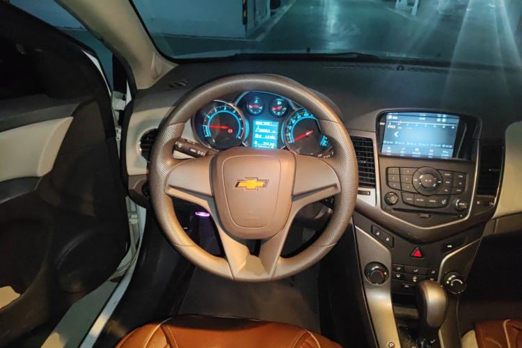 Used Chevrolet Cruze 2015 1.5L Classic SE AT Steering Wheel