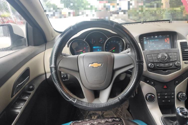 Used Chevrolet Cruze 2015 1.5L Classic SL MT Steering Wheel