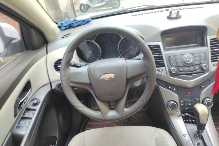 Used Chevrolet Cruze 2015 1.5L Classic SE AT Steering Wheel
