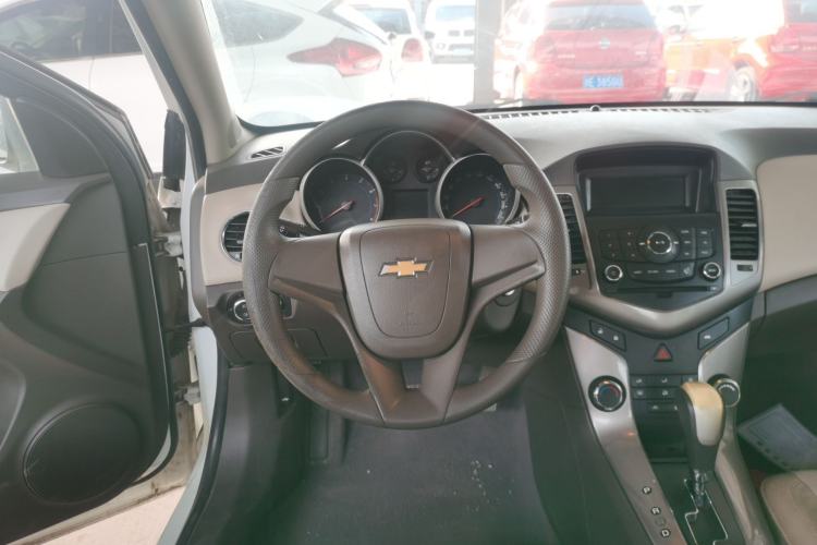 Used Chevrolet Cruze 2015 1.5L Classic SE AT Steering Wheel