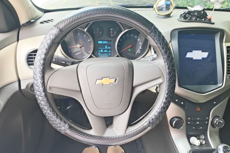 Used Chevrolet Cruze 2015 1.5L Classic SL MT Steering Wheel