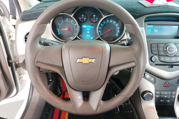 Used Chevrolet Cruze 2015 1.5L Classic SL MT Steering Wheel