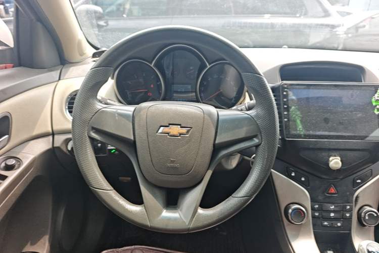 Used Chevrolet Cruze 2015 1.5L Classic SL MT Steering Wheel