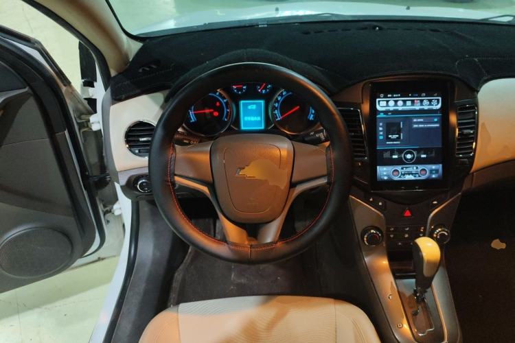 Used Chevrolet Cruze 2015 1.5L Classic SE AT Steering Wheel