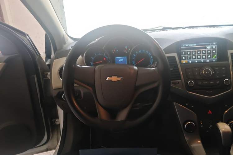 Used Chevrolet Cruze 2015 1.5L Classic SE AT Steering Wheel