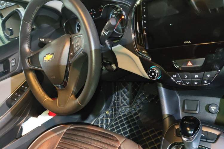 Used Chevrolet Cruze 2015 1.4T DCG Luxury Edition Steering Wheel