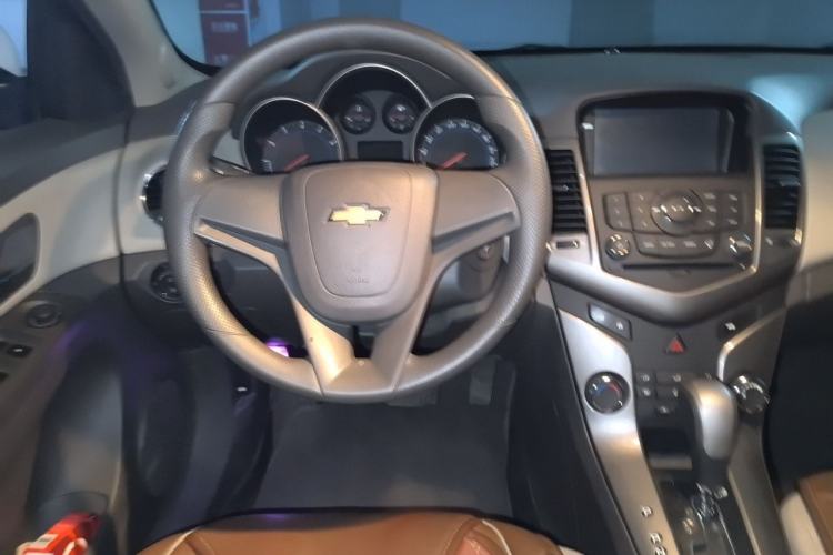 Used Chevrolet Cruze 2015 1.5L Classic SE AT Steering Wheel