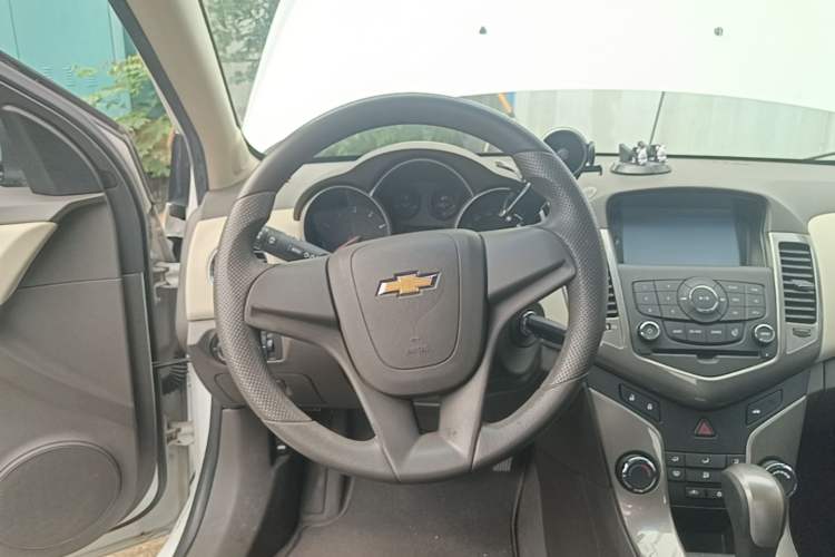 Used Chevrolet Cruze 2015 1.5L Classic SE AT Steering Wheel