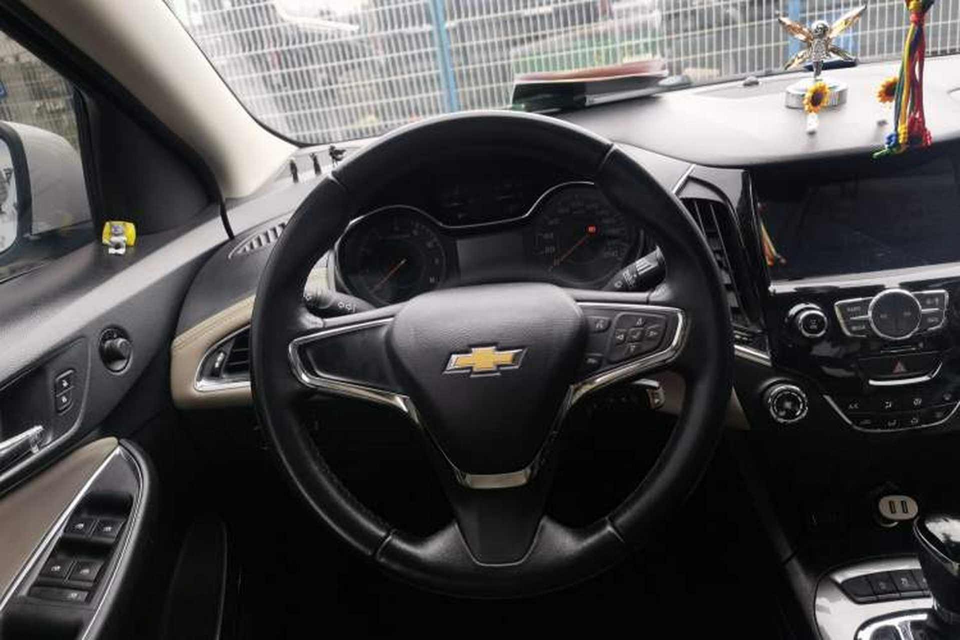 Used Chevrolet Cruze 2015 1.4T DCG Luxury Edition Steering Wheel